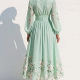 Constança - Vestido Midi Floral com Decote em V